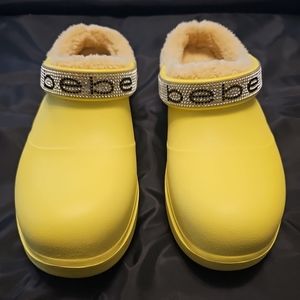 bebe janessa yellow lined clogs women's 8M